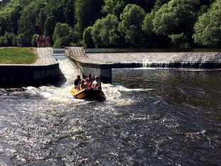 RAFT AND BOAT RENTAL VLTAVA - CK ČESKÝ KRUMLOV - VLTAVA RAFTING RAFT AND BOAT RENTAL VLTAVA - CK ČESKÝ KRUMLOV - VLTAVA RAFTING