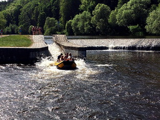RAFT AND BOAT RENTAL VLTAVA - CK ČESKÝ KRUMLOV - VLTAVA RAFTING RAFT AND BOAT RENTAL VLTAVA - CK ČESKÝ KRUMLOV - VLTAVA RAFTING